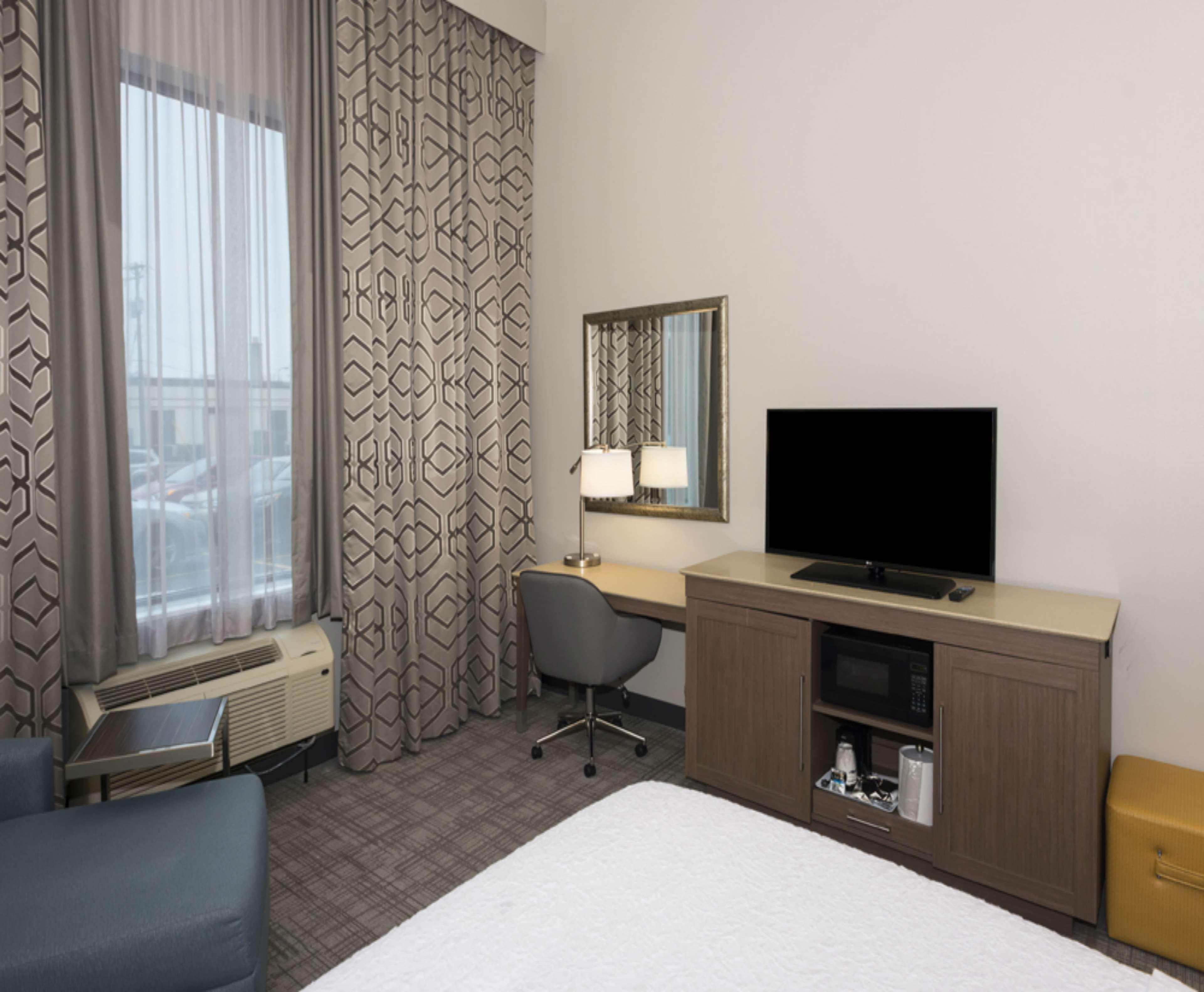 Hampton Inn And Suites Minneapolis University Area, Mn Экстерьер фото