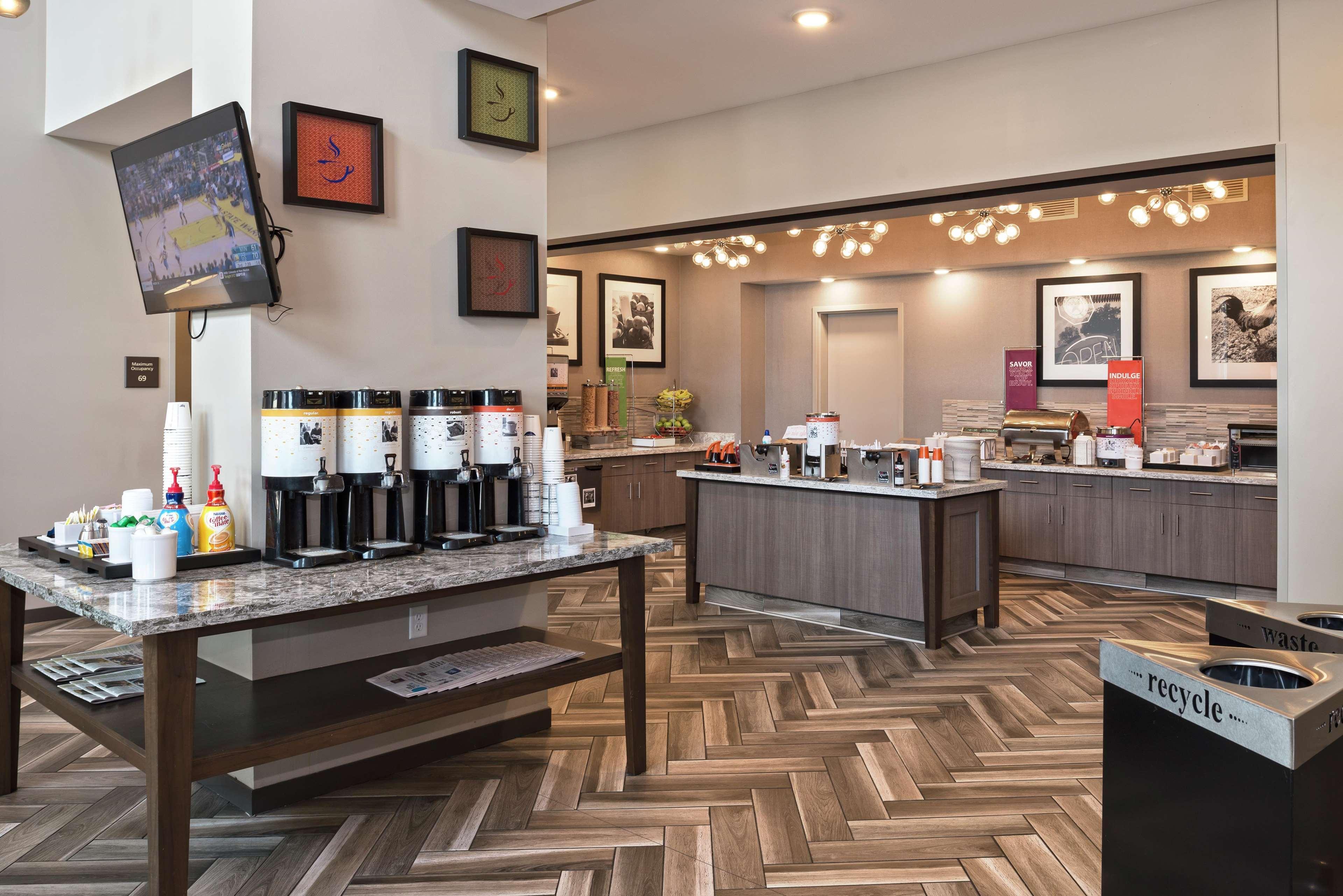 Hampton Inn And Suites Minneapolis University Area, Mn Экстерьер фото