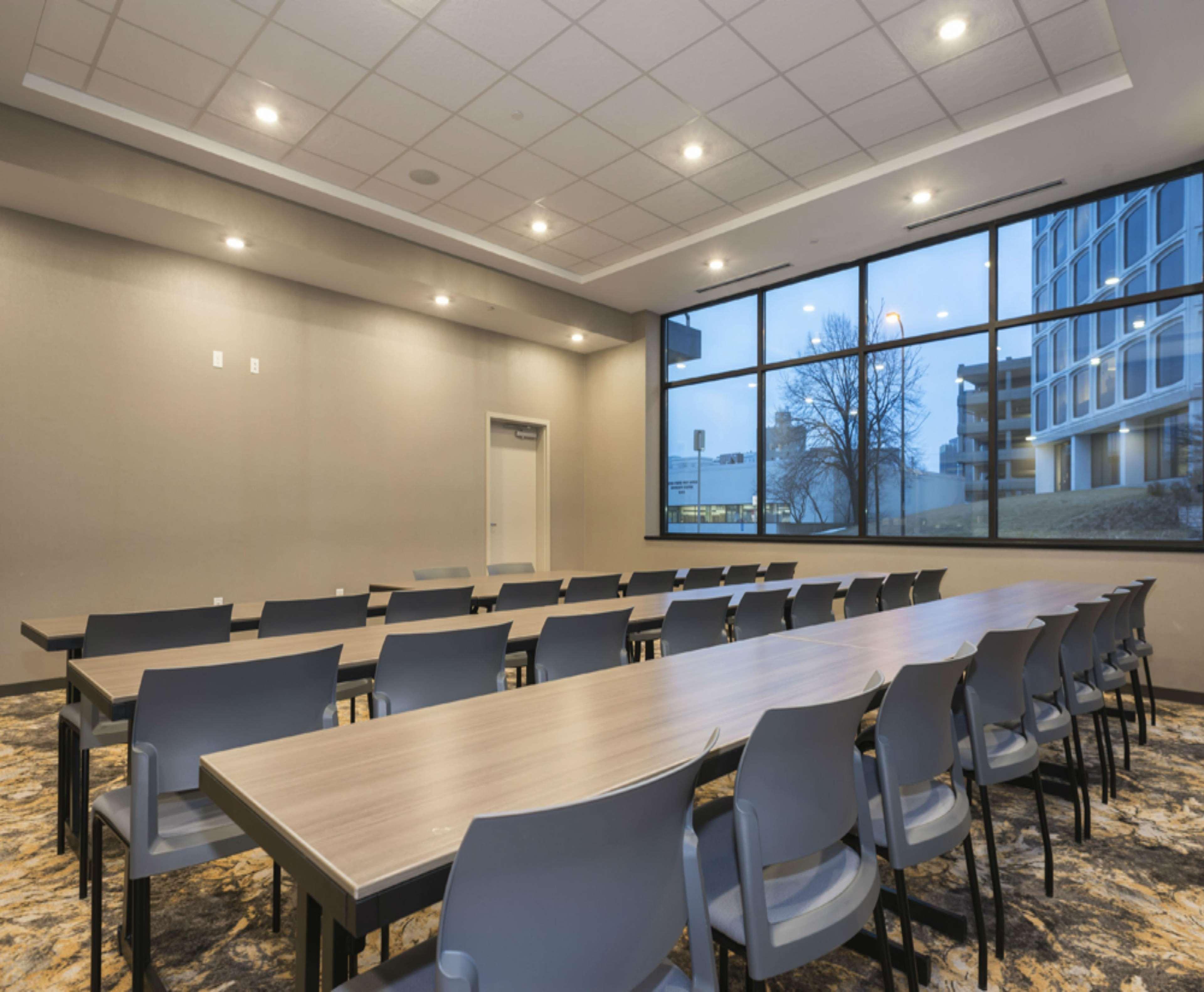 Hampton Inn And Suites Minneapolis University Area, Mn Экстерьер фото