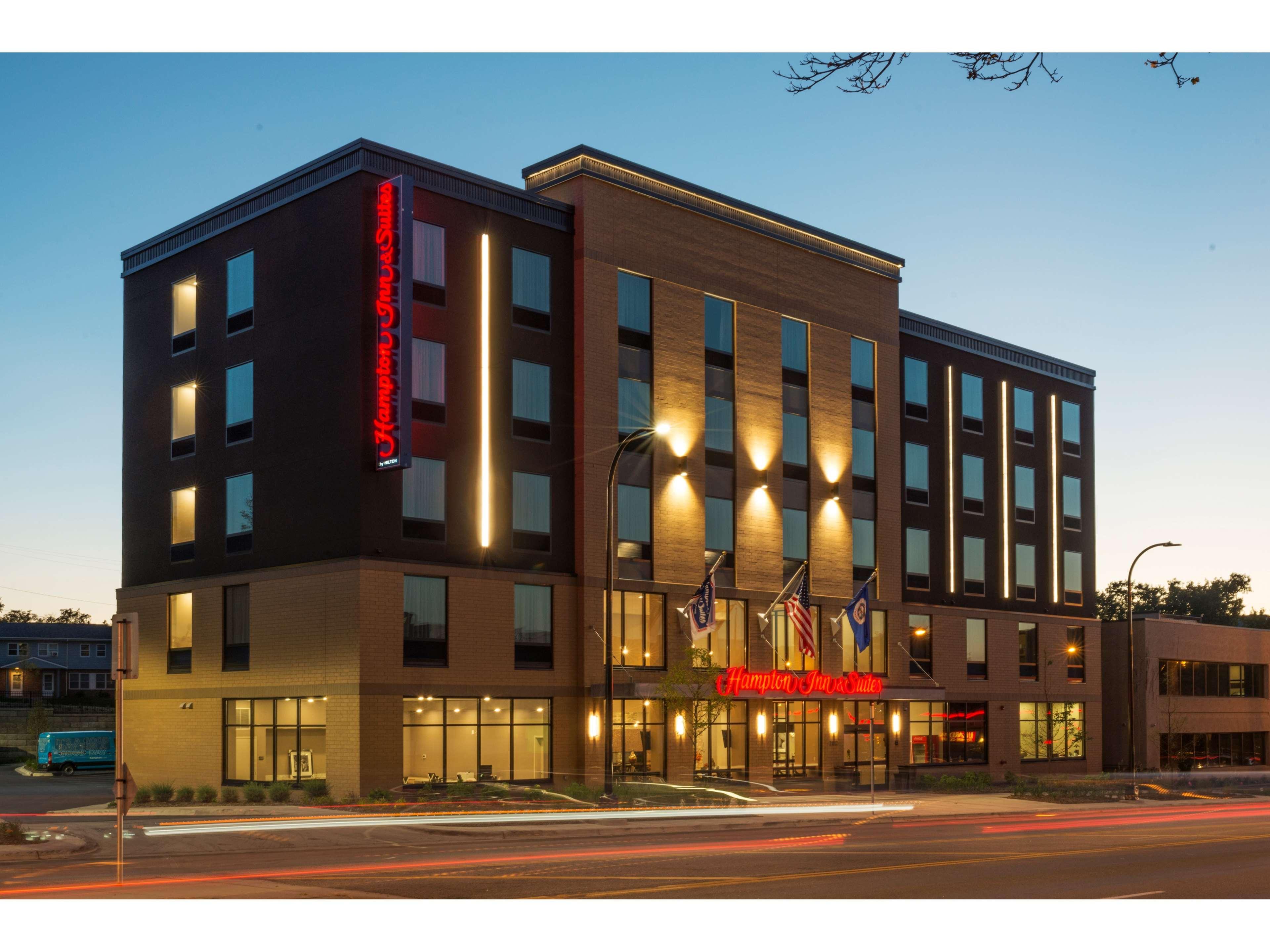 Hampton Inn And Suites Minneapolis University Area, Mn Экстерьер фото